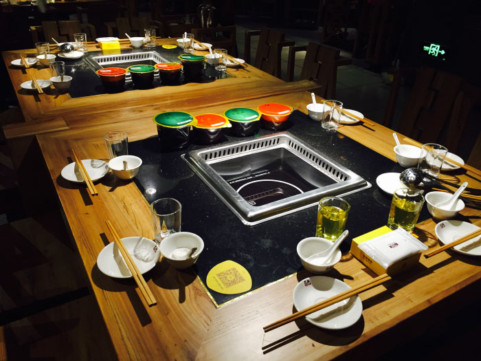 電磁爐無(wú)煙火鍋?zhàn)酪趺幢ｐB(yǎng)？